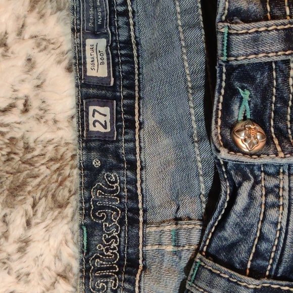 Miss Me Signature Boot Jeans - Picture 6 of 7